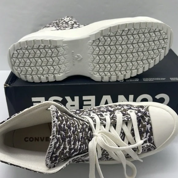 Converse WMNS High-Top Platforms A00877C
CTAS LUGGED 2.0 HI
SAND DUNE/EGRET/EGRT - Picture 3 of 16